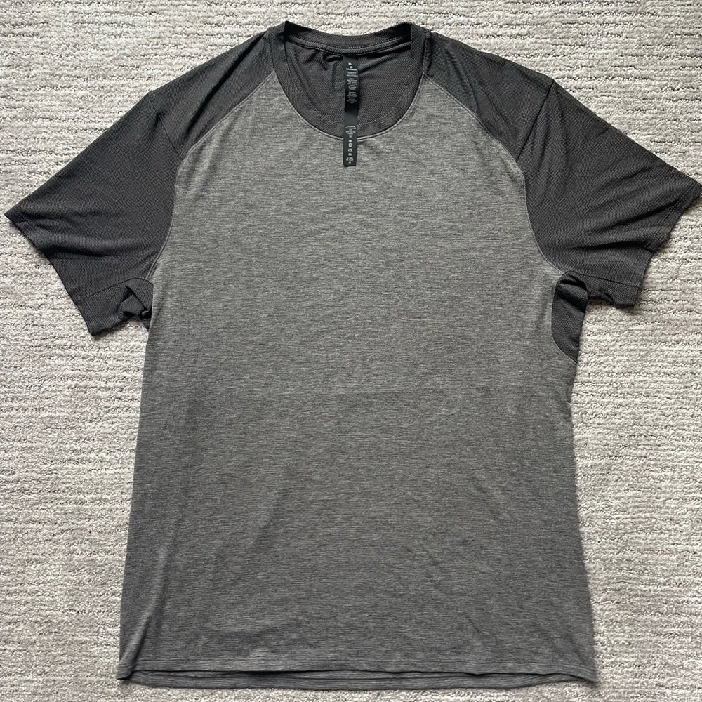 LULULEMON Metal Vent Tech Black Two Toned T-Shirt Size XL 10/10 Condition